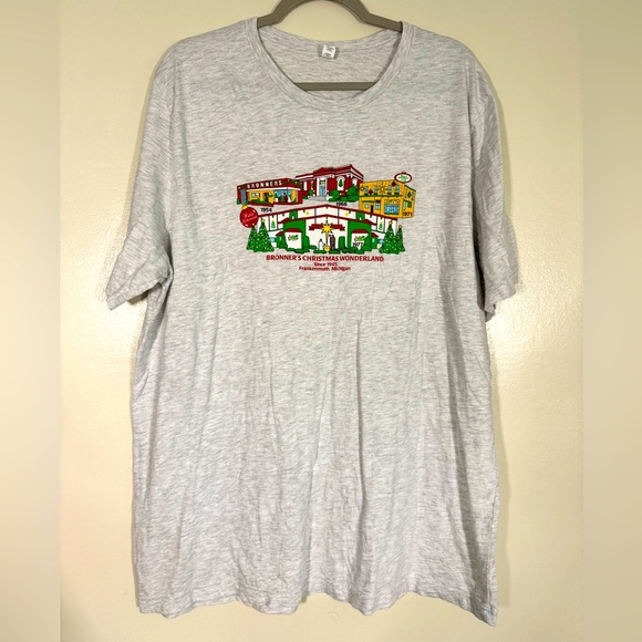 BRONNER'S Christmas Wonderland T-Shirt - Frankenmuth, MI - Men's Size 2XL - Gray - Picture 1 of 9